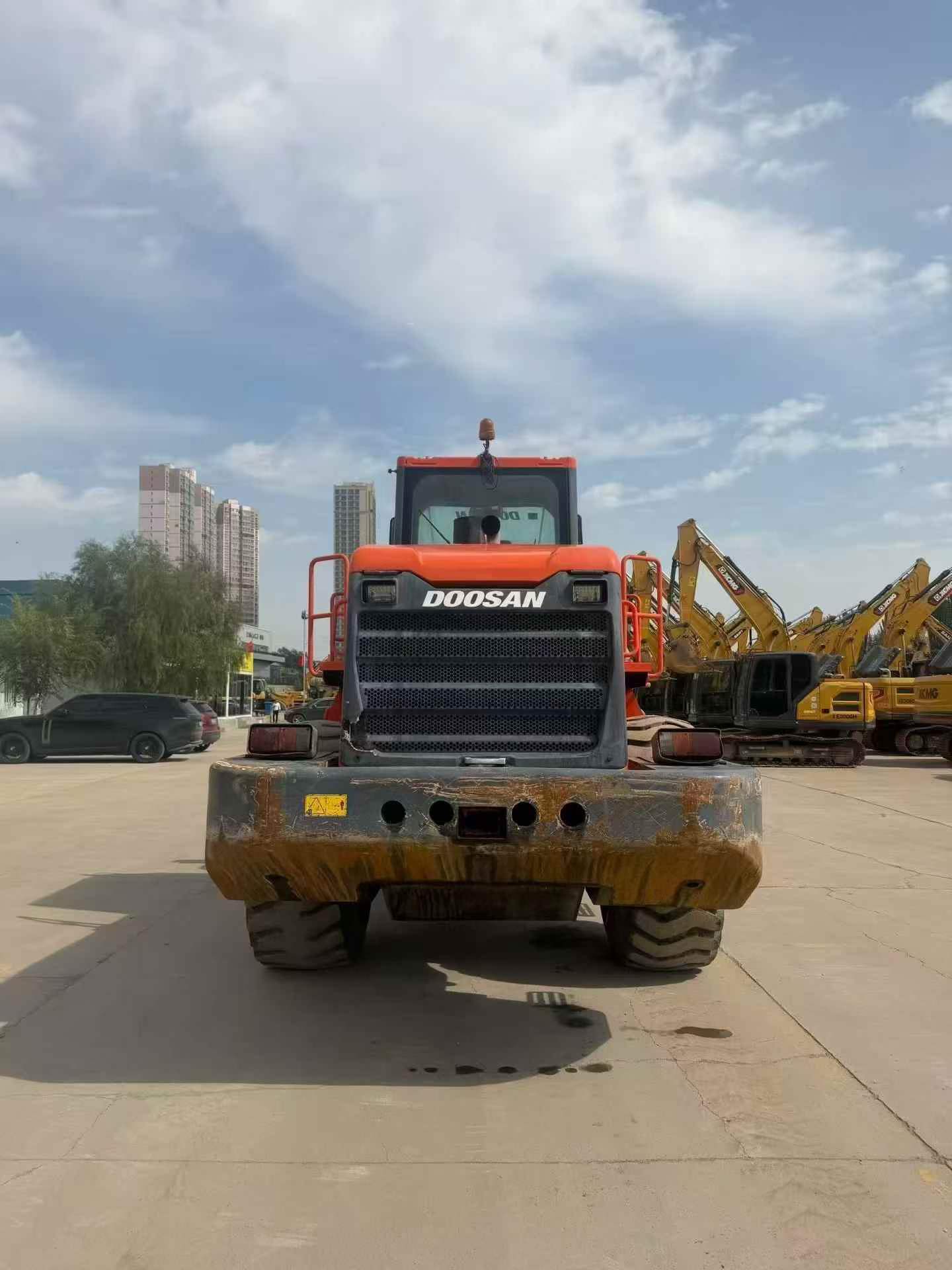 شراء حفارة Doosan DL607-9C مستعملة / 5