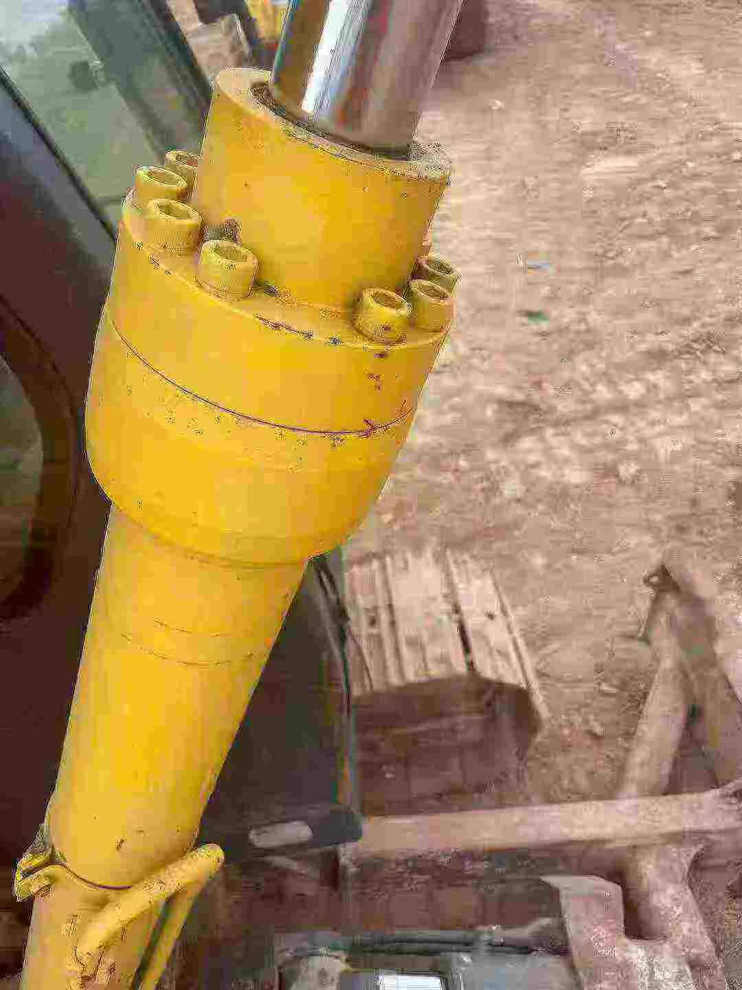 شراء حفارة Hyundai R80G مستعملة / 7