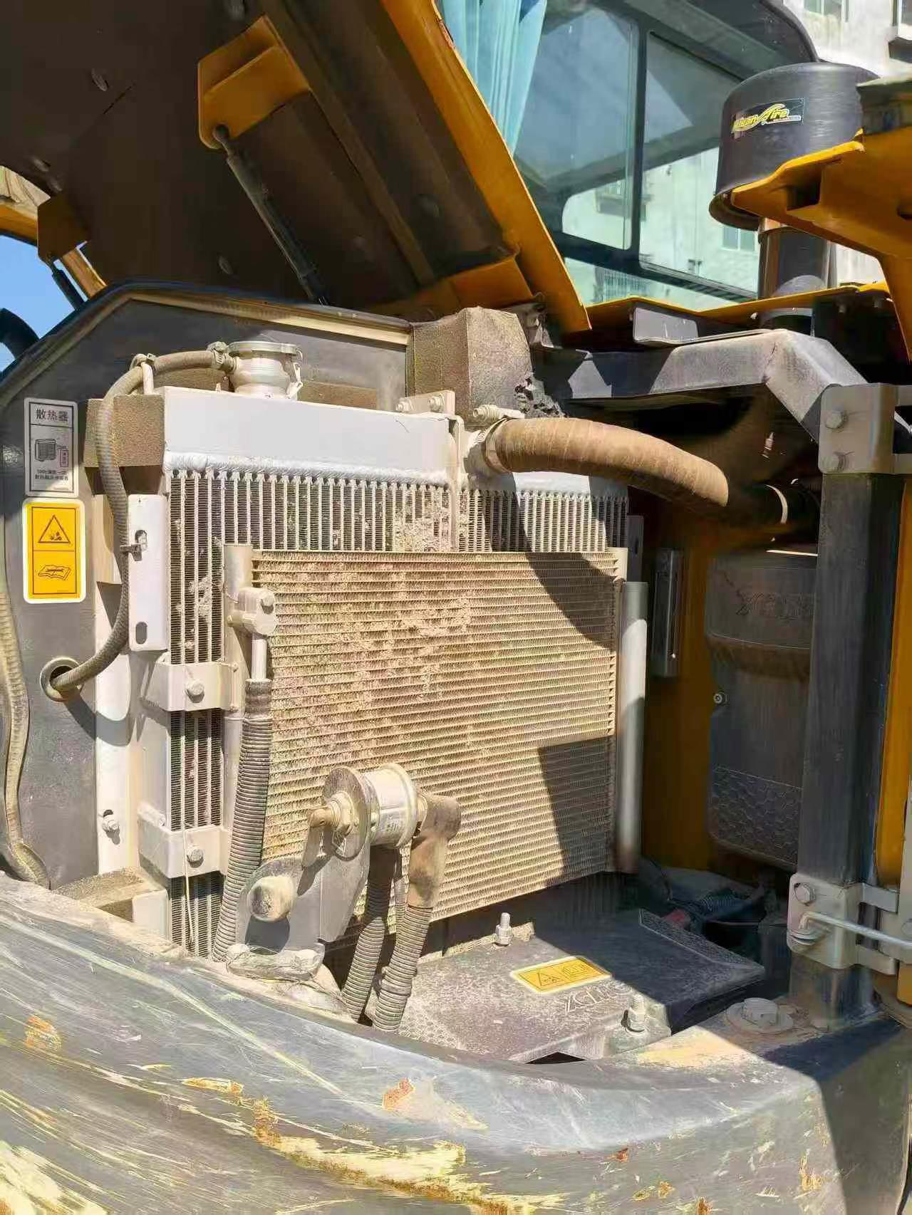 شراء حفارة XCMG XE60 مستعملة / 7