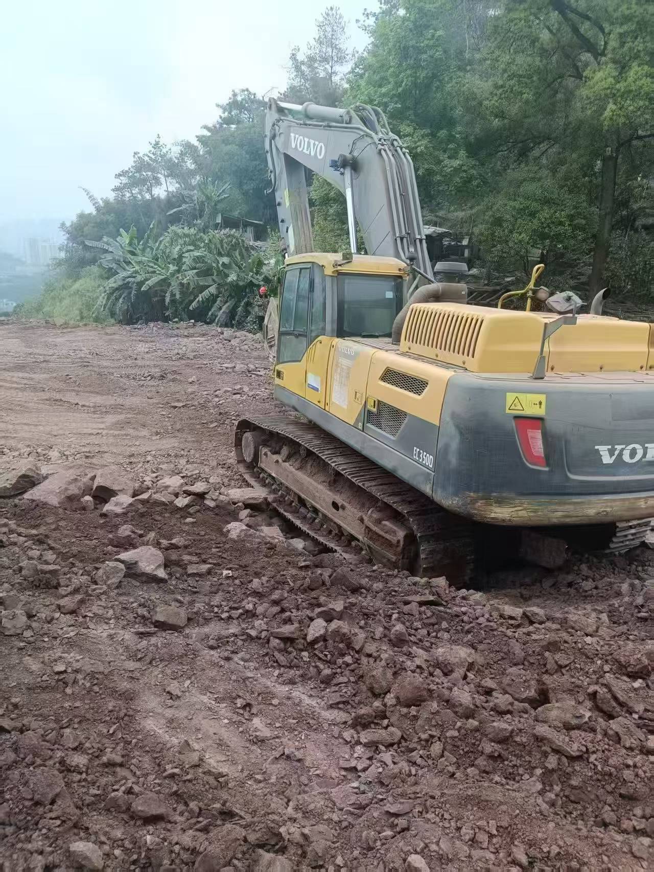 Compre Escavadeira Volvo EC380D Usada / 2