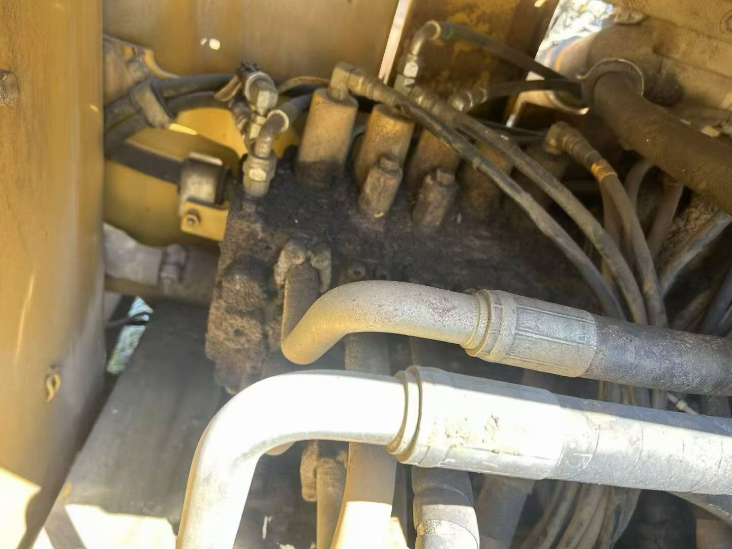 Compre Escavadeira Caterpillar 330B Usada / 4