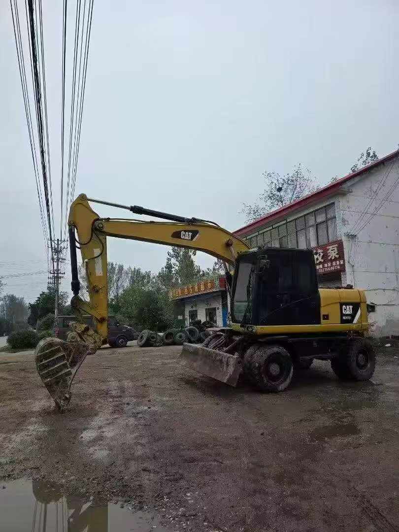 Compre Excavadora Caterpillar CT150-8 Usada / 2