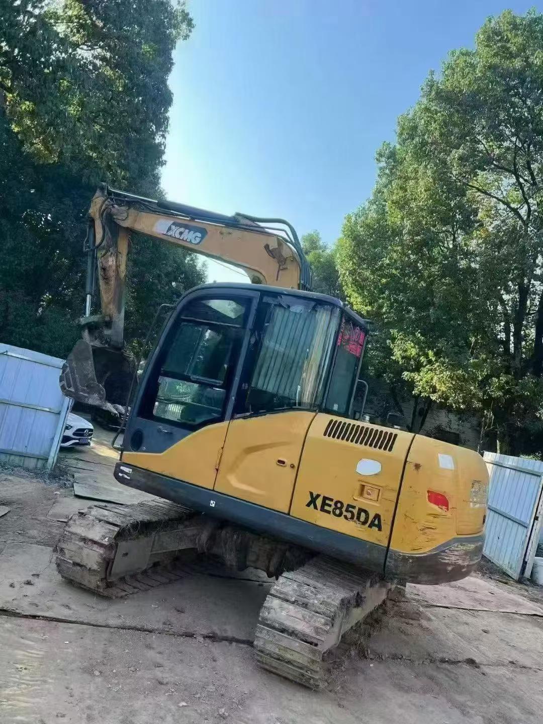 شراء حفارة XCMG XE75C مستعملة / 8