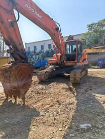 Купить Подержанный Экскаватор Doosan DH220 / 6 Купить Подержанный Экскаватор Doosan DH220 / 6