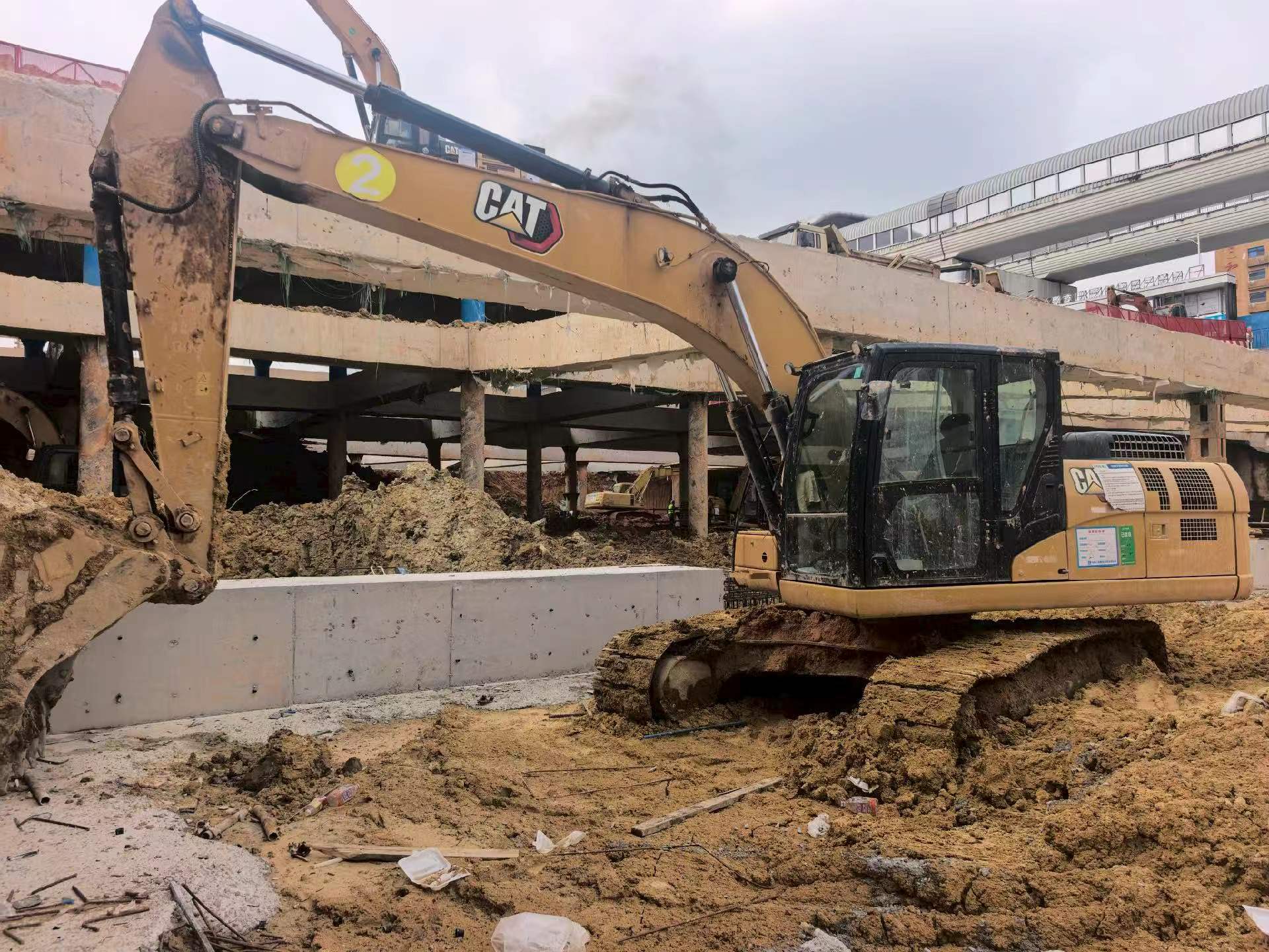 Buy Caterpillar 323 Used Excavator