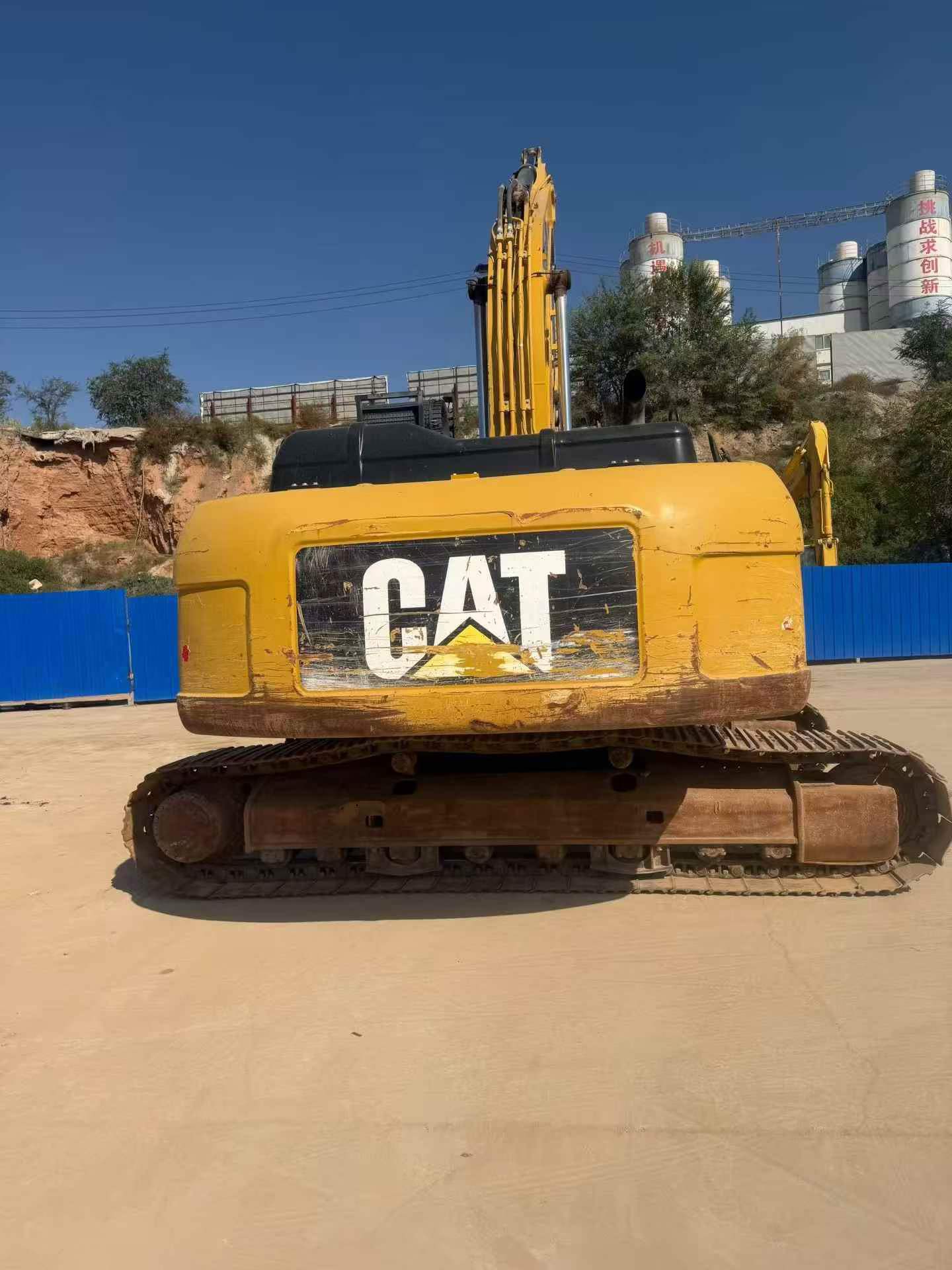 Compre Escavadeira Caterpillar 326DL Usada / 5 Compre Escavadeira Caterpillar 326DL Usada / 5