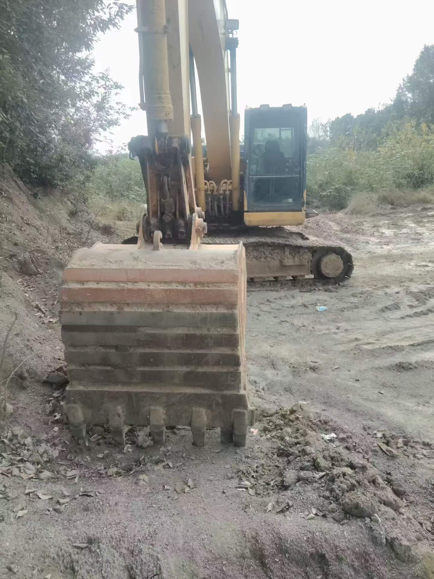 Compre Excavadora Komatsu PC200-10 Usada / 2