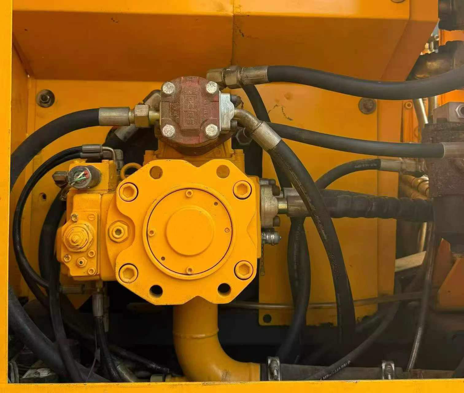 شراء حفارة Hyundai R150-7 مستعملة / 8