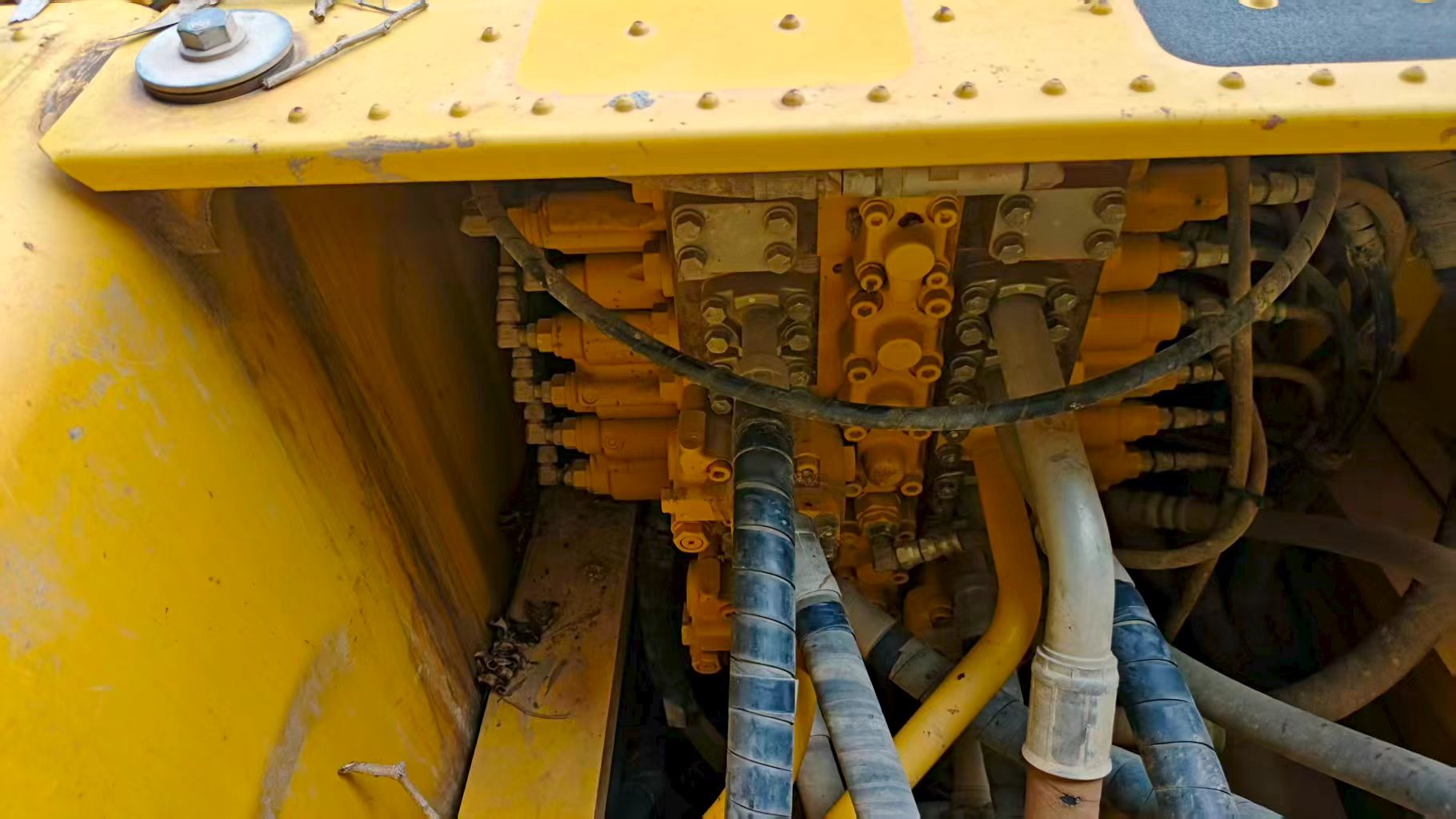Compre Escavadeira Komatsu PC240-6 Usada / 5