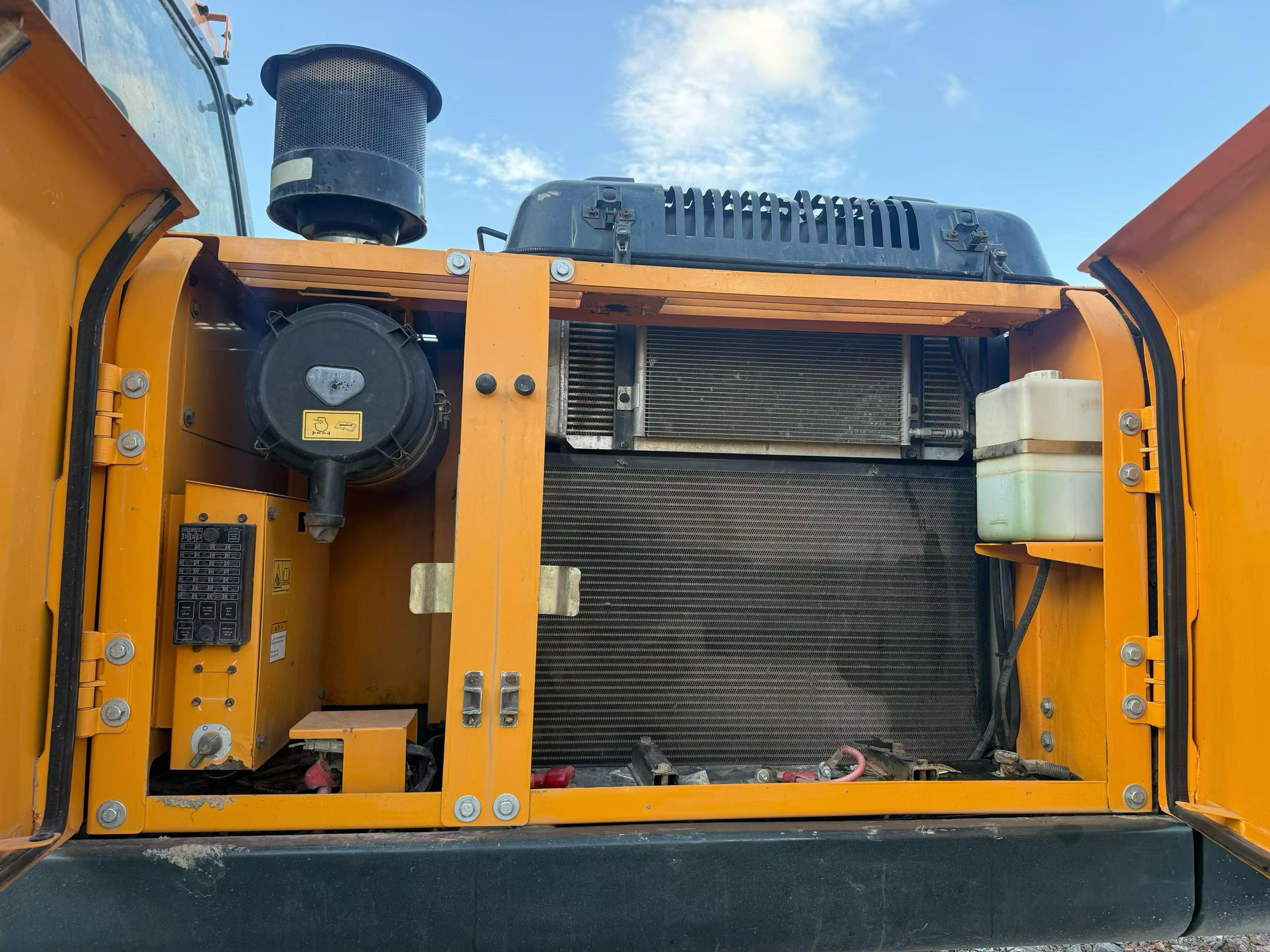 شراء حفارة Hyundai R215-7 مستعملة / 8