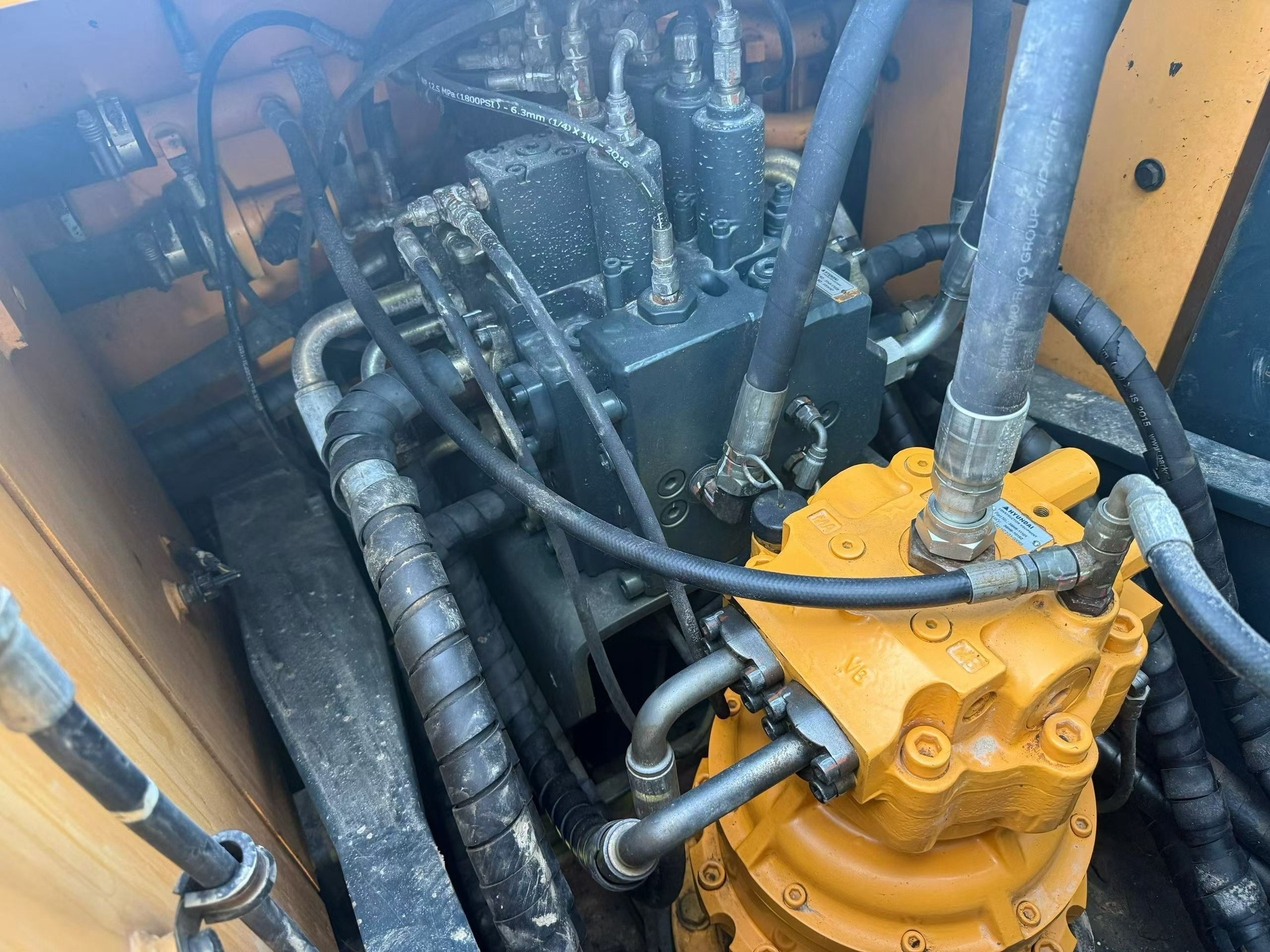 شراء حفارة Hyundai R215-7 مستعملة / 6