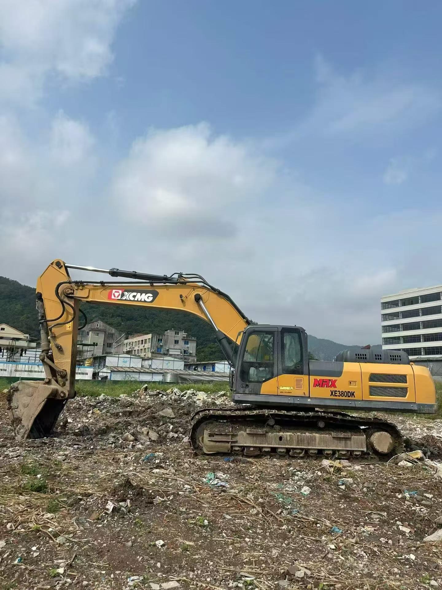 شراء حفارة XCMG XE380K مستعملة / 2