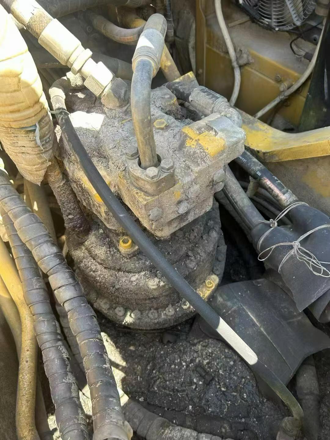 Compre Escavadeira Caterpillar 330B Usada / 5