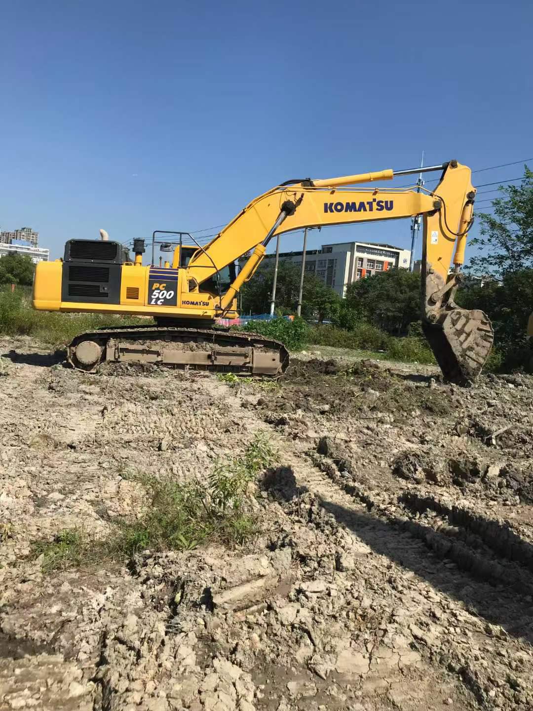 Compre Escavadeira Komatsu WA500-3 Usada / 2