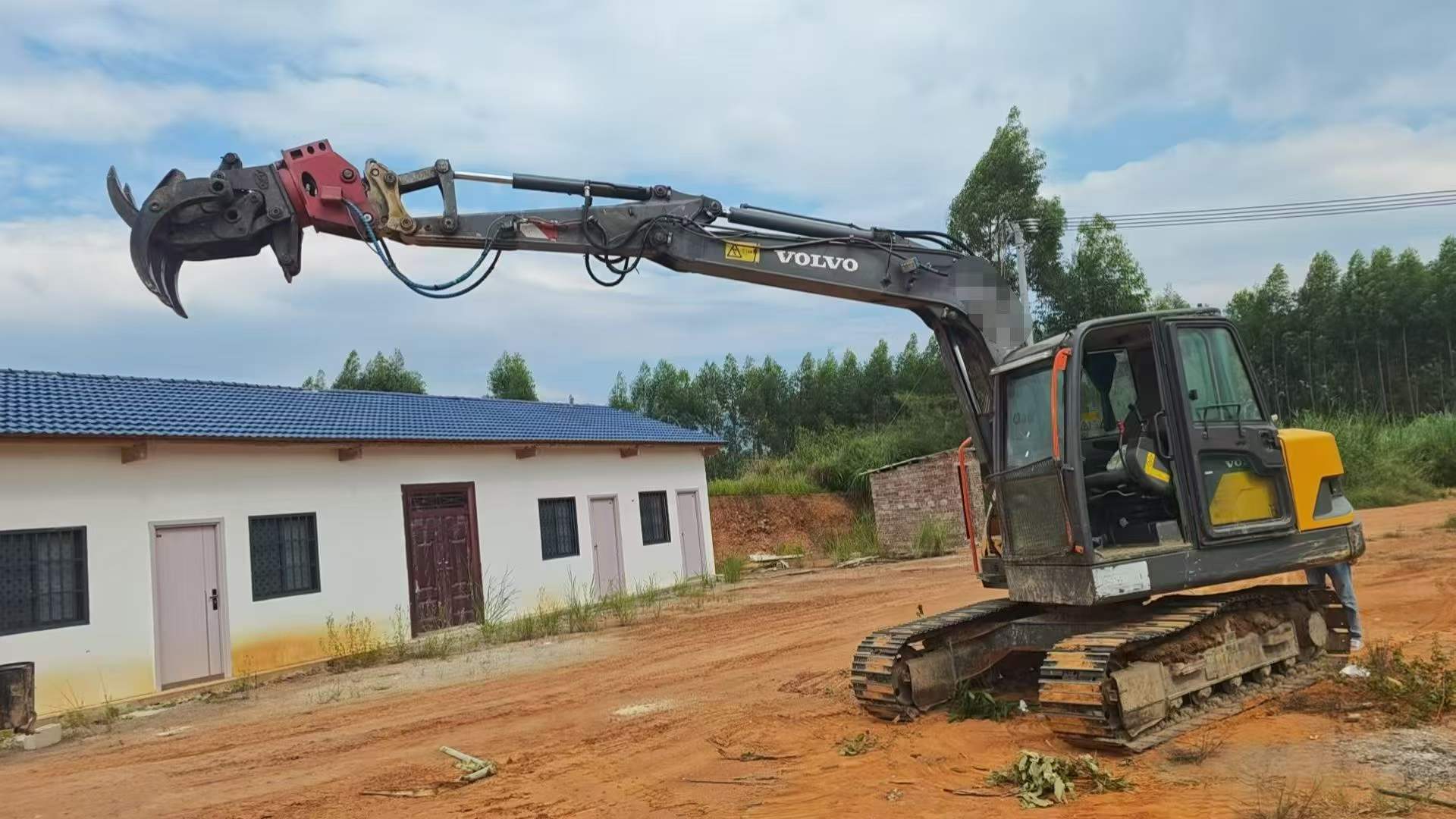 Compre Excavadora Volvo EC75D Usada / 3