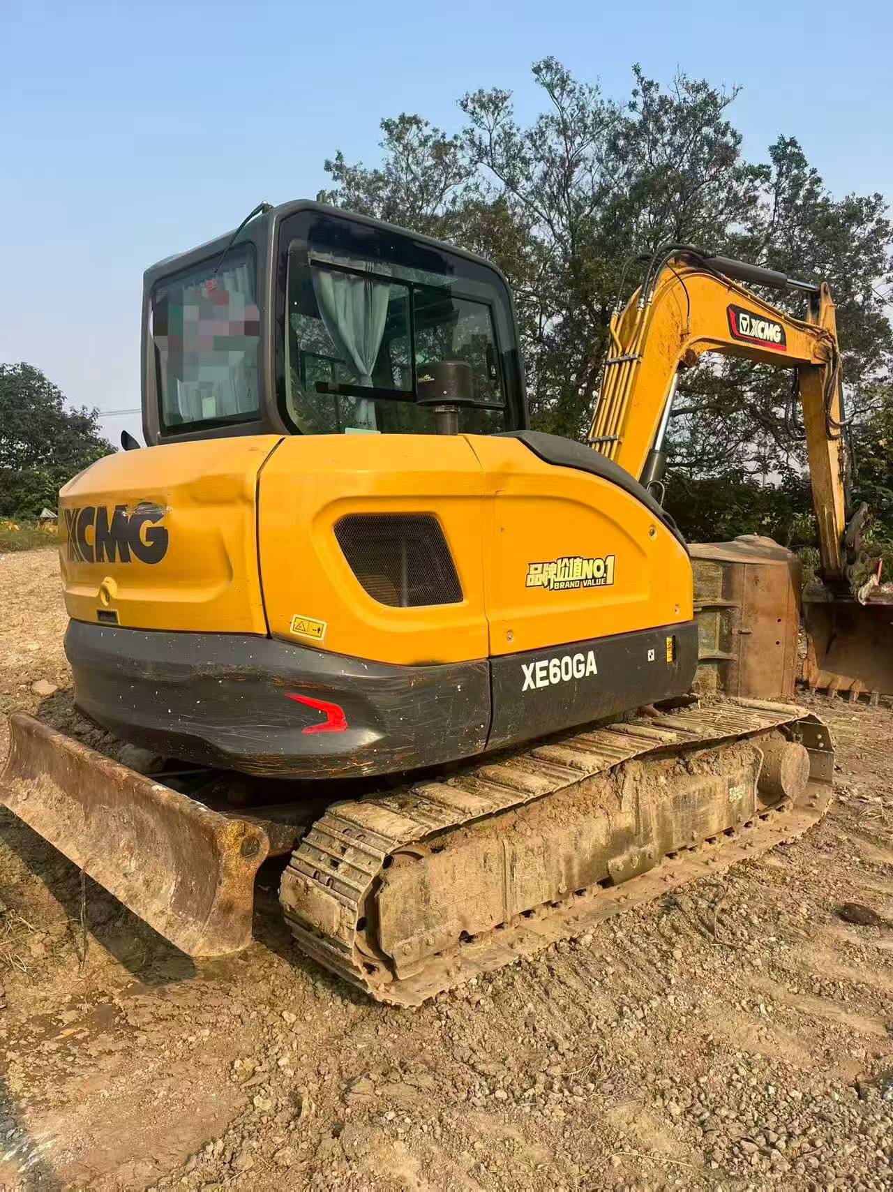 شراء حفارة XCMG XE60 مستعملة / 2