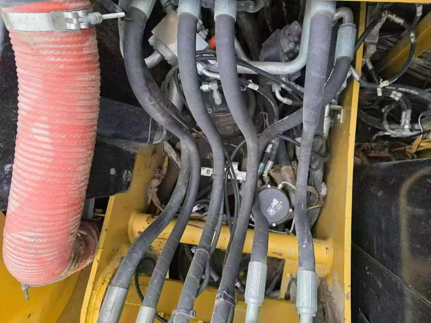 Compre Excavadora Caterpillar CT150-8 Usada / 5