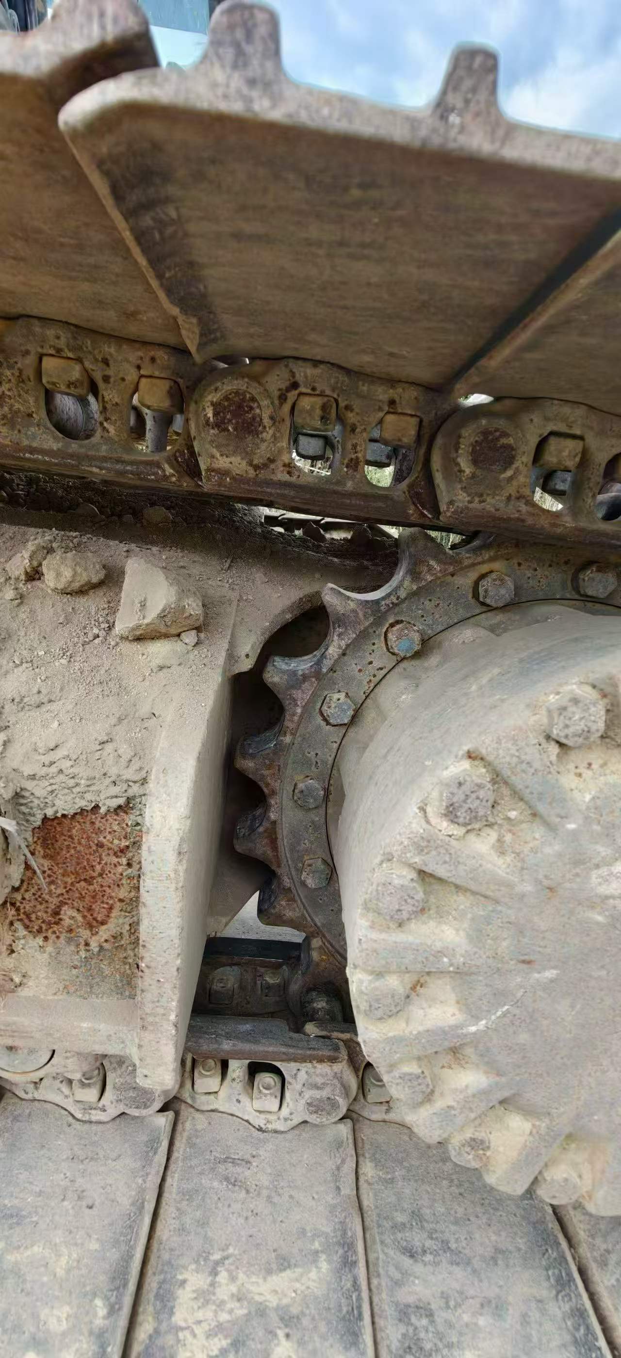 شراء حفارة Caterpillar 323 مستعملة / 3