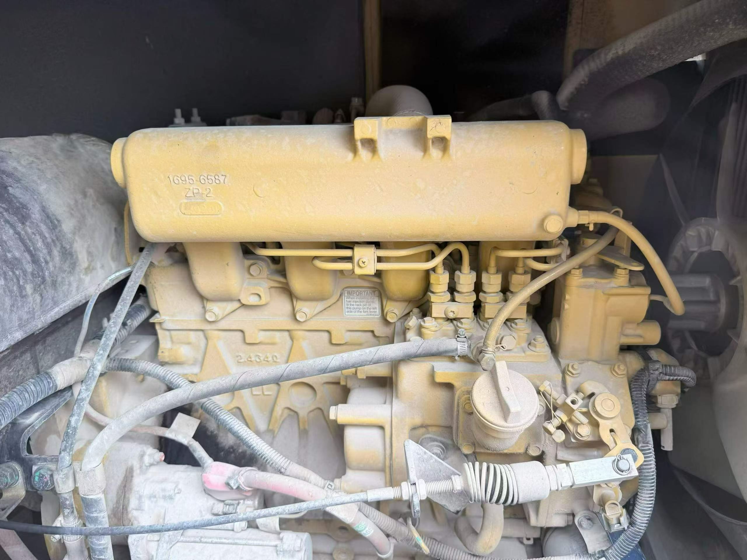 شراء حفارة Caterpillar 307B مستعملة / 4