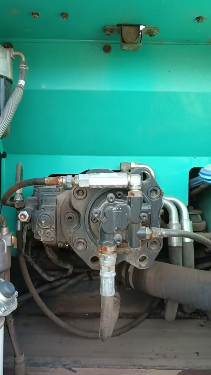 Купить Подержанный Экскаватор Kobelco SK210 / 3