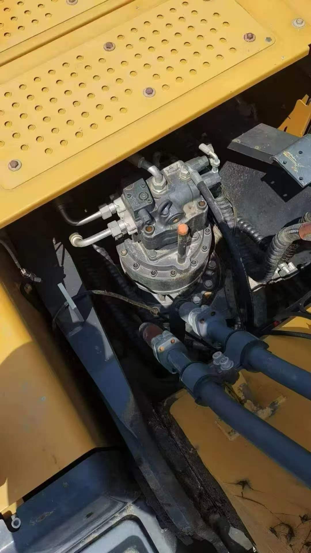 Compre Escavadeira XCMG XE245D Usada / 7