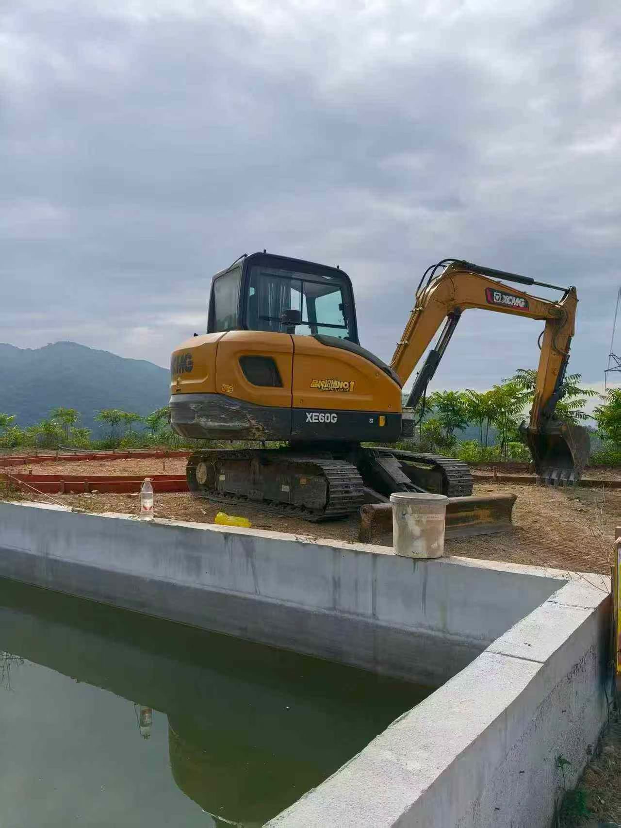 Comprar XCMG XE60 Usado Escavadeira
