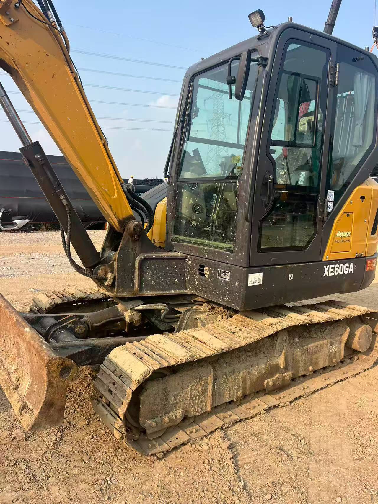شراء حفارة XCMG XE60 مستعملة / 5