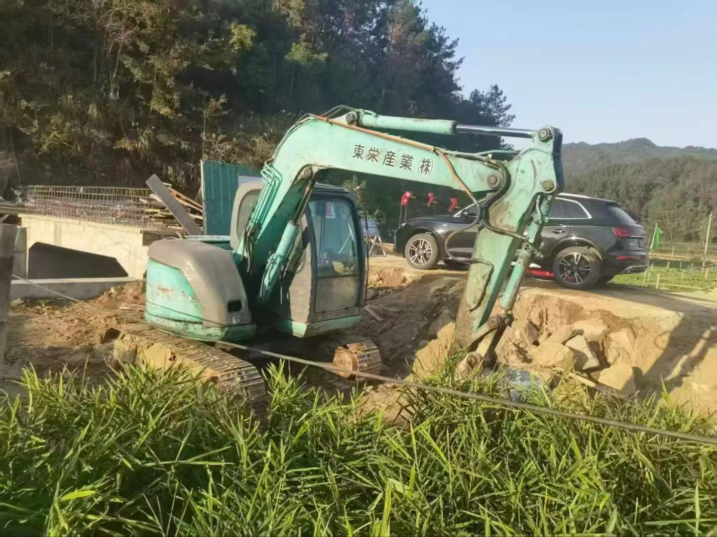 شراء حفارة Kobelco SK70SR مستعملة / 4