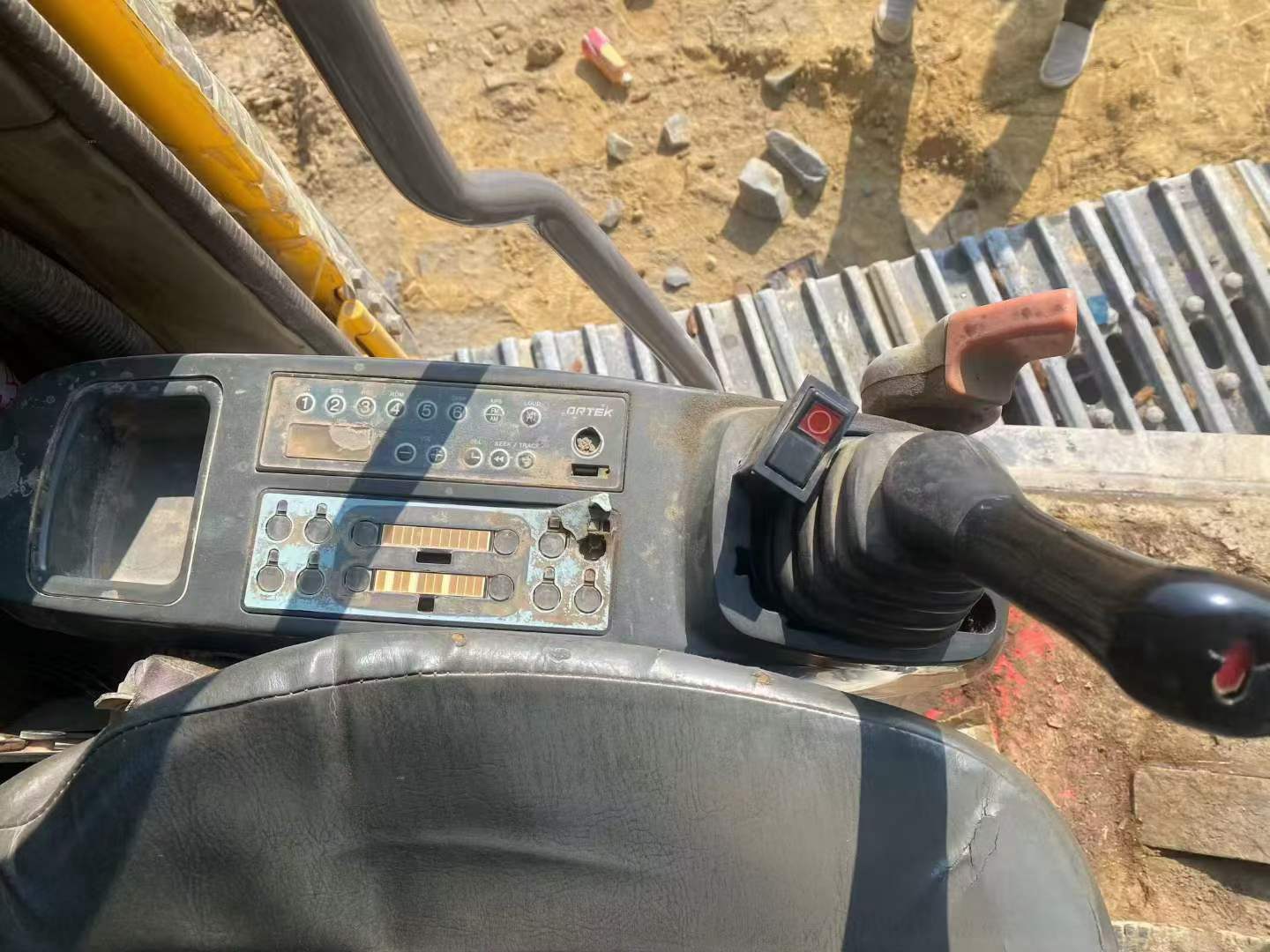 شراء حفارة XCMG XE370D مستعملة / 9