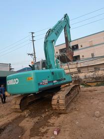 Buy Kobelco SK210-6 Used Excavator / 2 Buy Kobelco SK210-6 Used Excavator / 2
