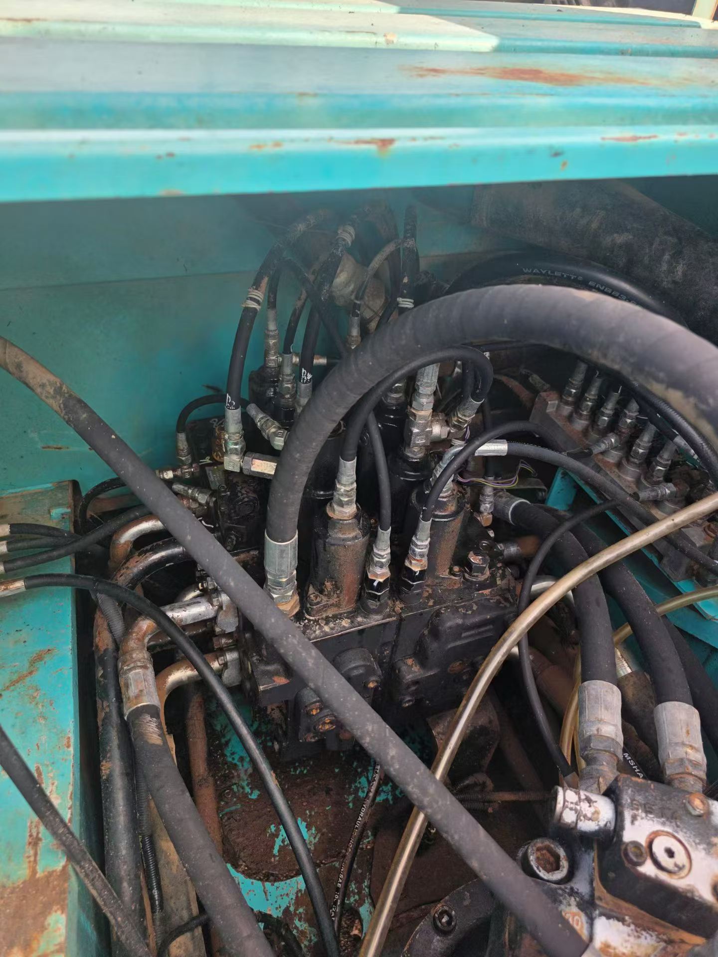 Купить Подержанный Экскаватор Kobelco SK210 / 3