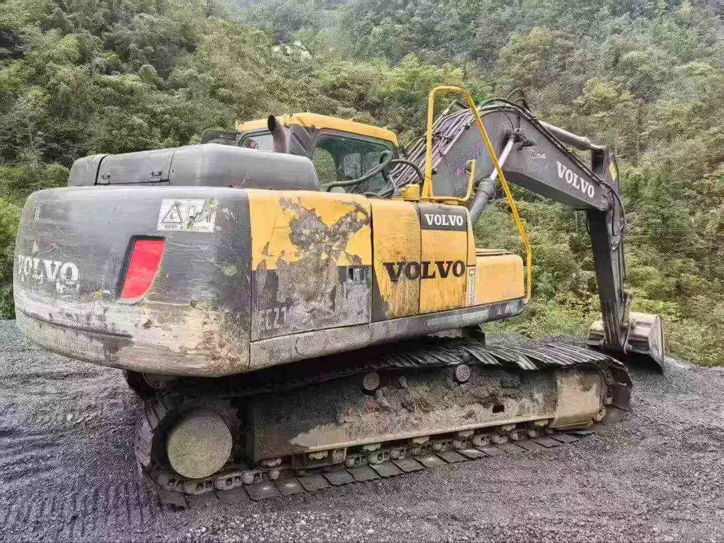 Buy Volvo EC210B Used Excavator / 3 Buy Volvo EC210B Used Excavator / 3