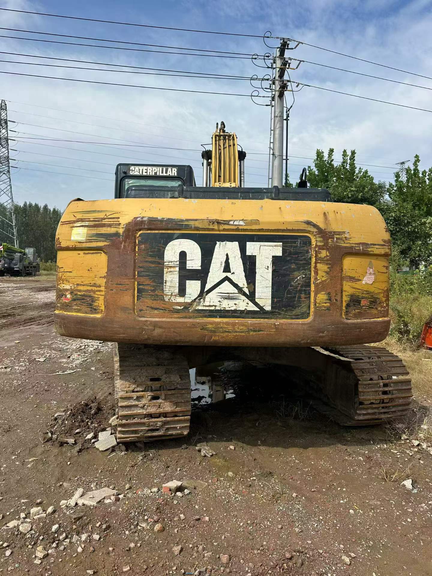Compre Excavadora Caterpillar 320D Usada / 3