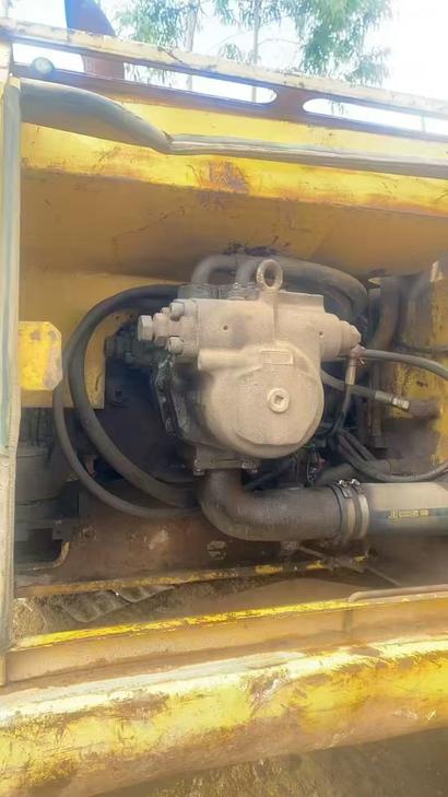 Buy Komatsu PC200-6 Used Excavator / 1