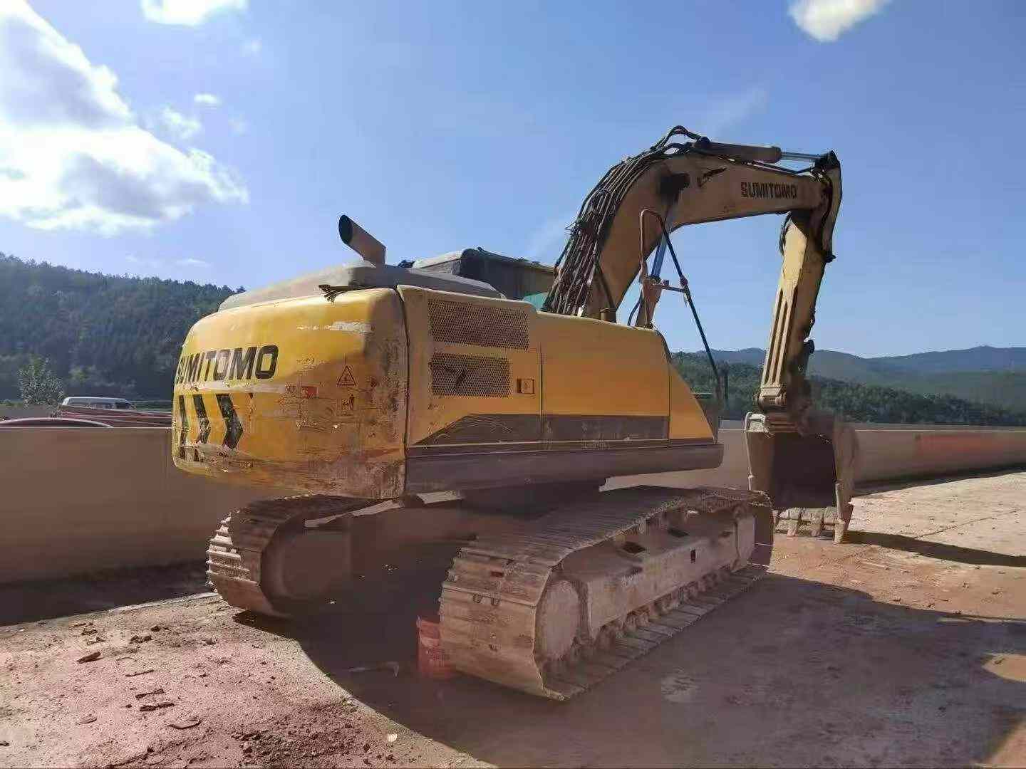 Buy Sumitomo SH210-5 Used Excavator / 3 Buy Sumitomo SH210-5 Used Excavator / 3