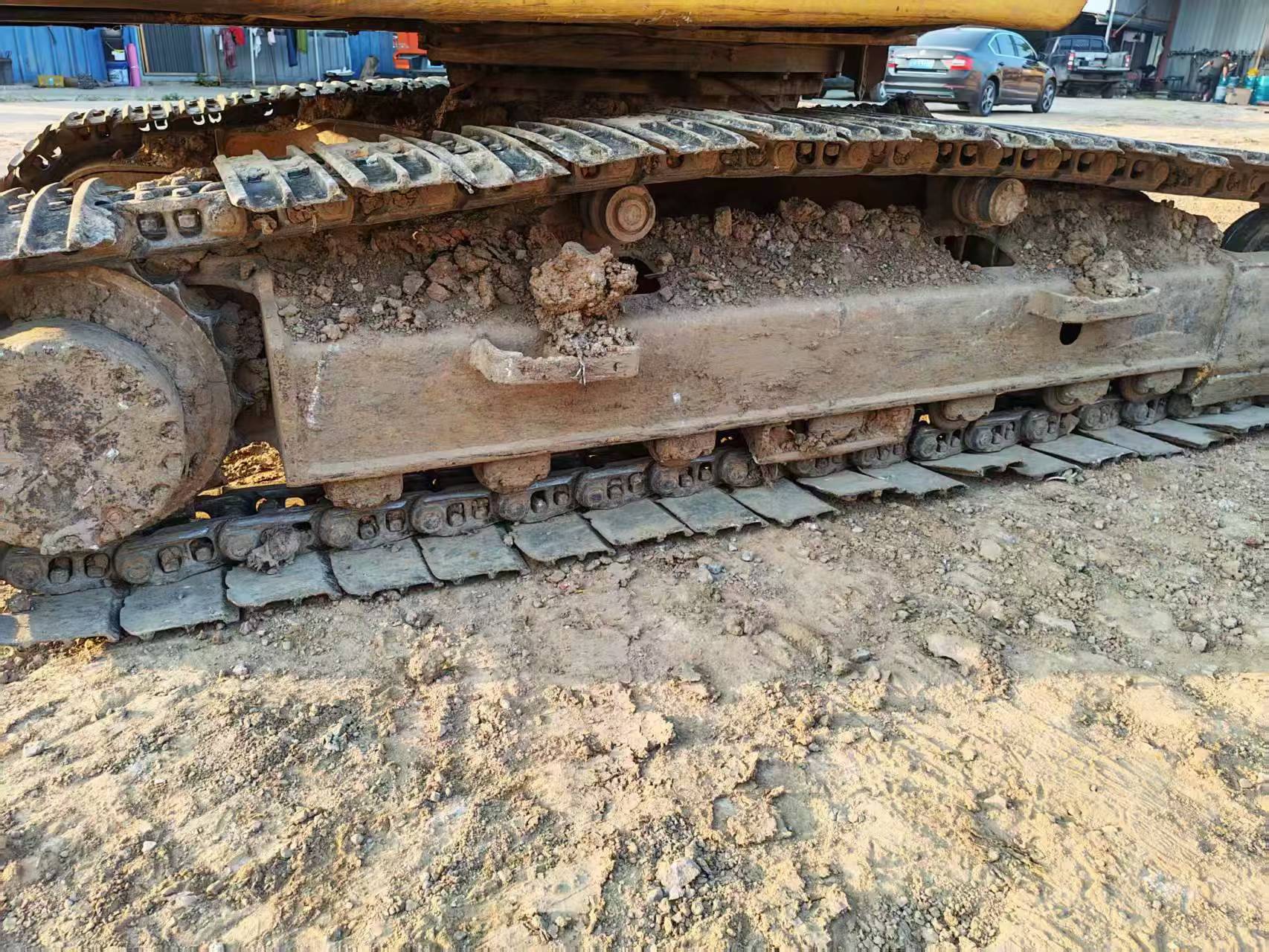 Compre Escavadeira Komatsu PC200 Usada / 7