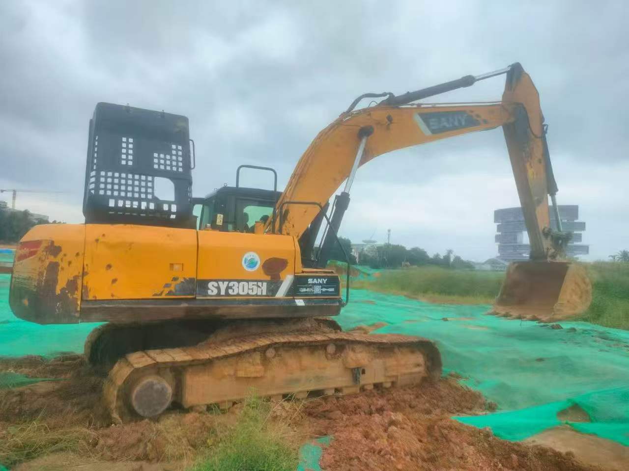 Buy Sany SY245H Used Excavator / 4 Buy Sany SY245H Used Excavator / 4