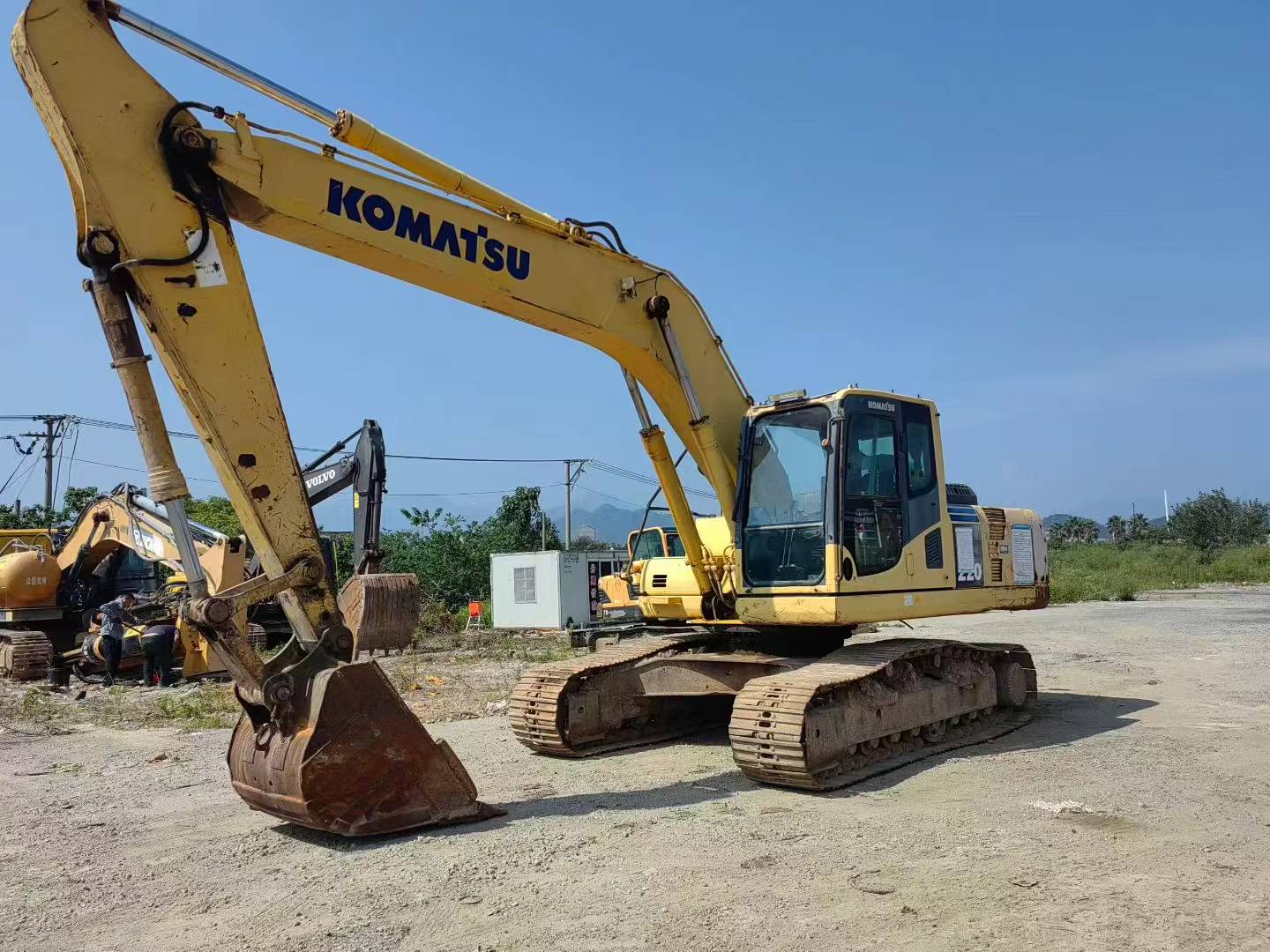 Купить Подержанный Экскаватор Komatsu PC220-8 / 3
