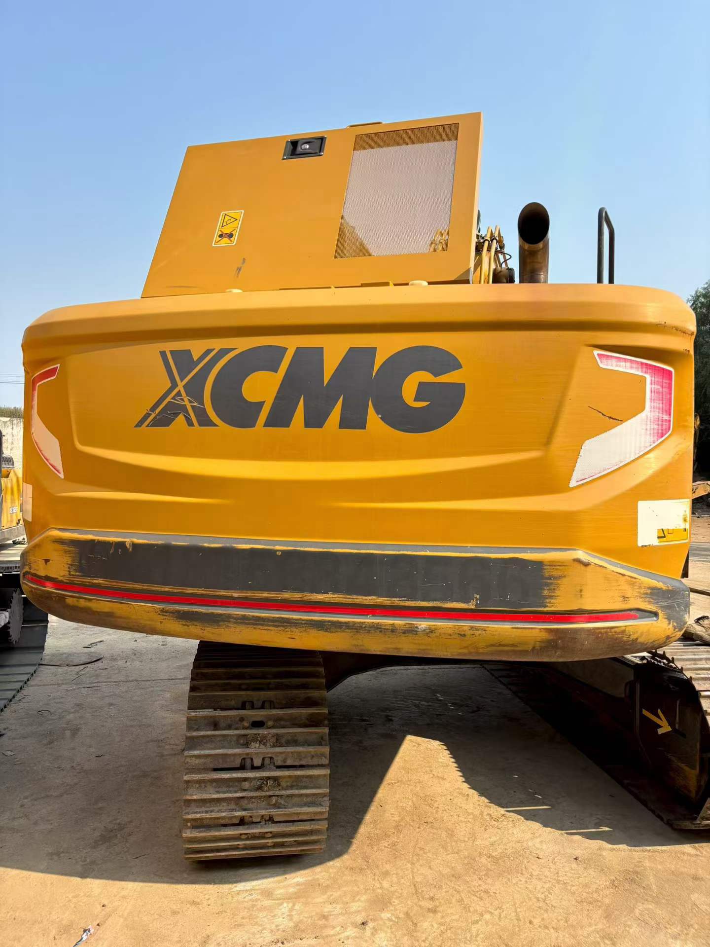 شراء حفارة XCMG XE135GA مستعملة / 4