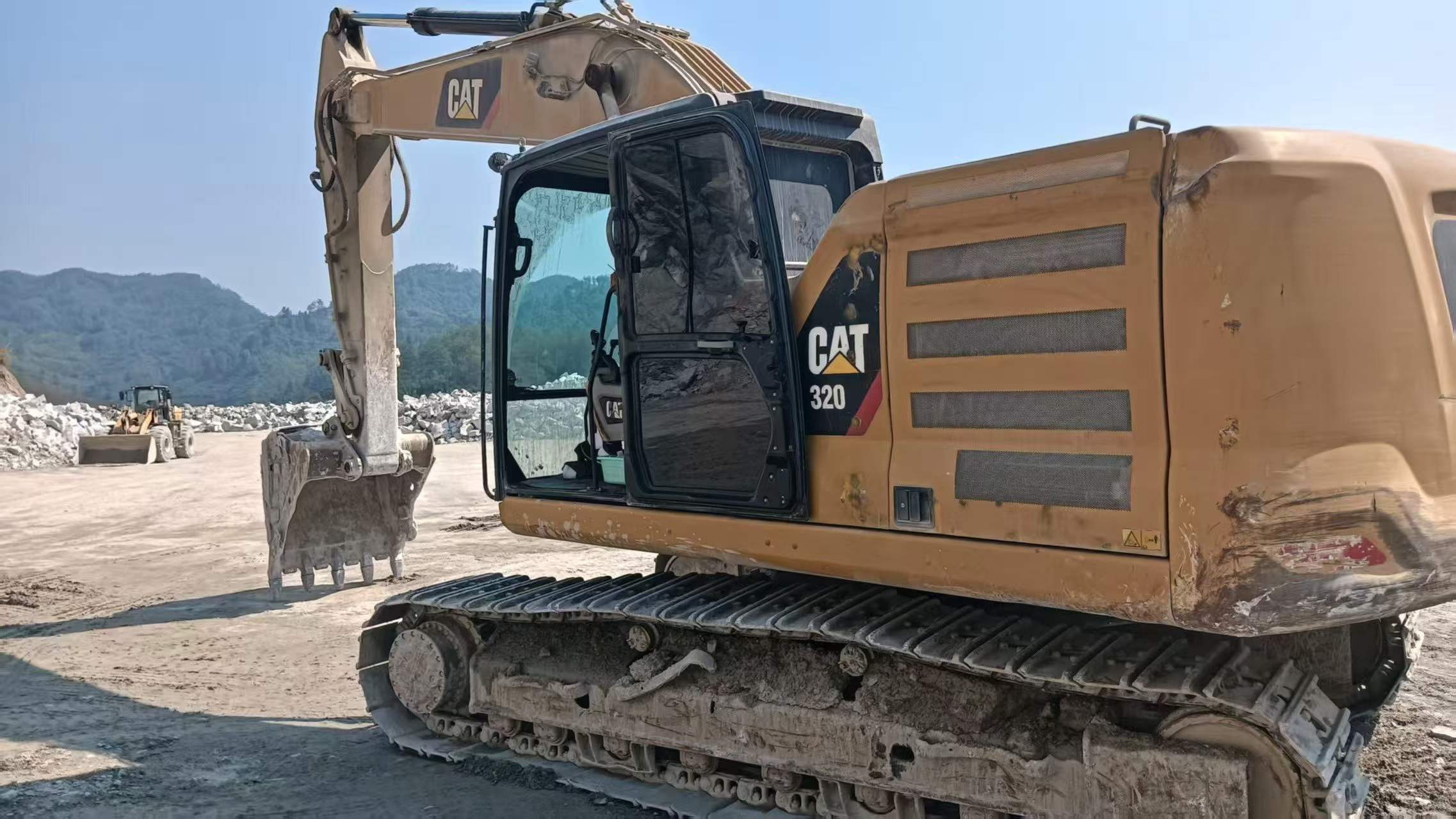 Buy Caterpillar 320A Used Excavator / 3 Buy Caterpillar 320A Used Excavator / 3