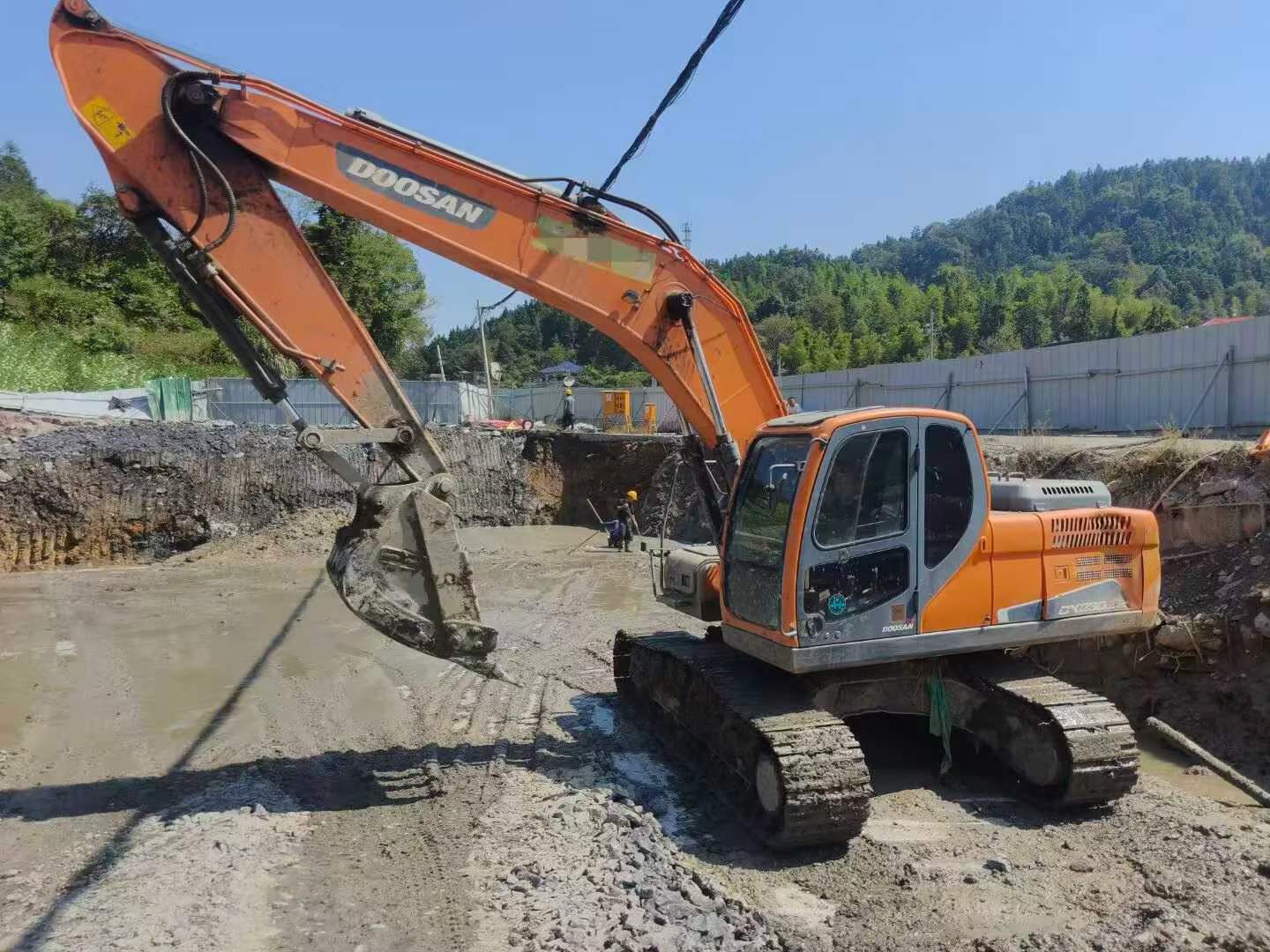 Купить Подержанный Экскаватор Doosan DH215-9 / 7