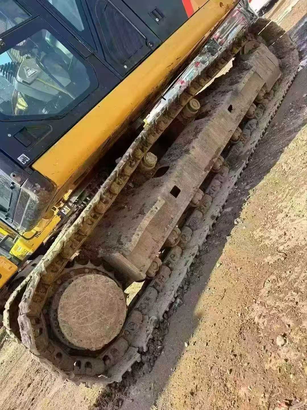 Compre Escavadeira Caterpillar 320E Usada / 3
