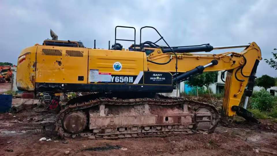 Compre Escavadeira Sany SY650H Usada / 3