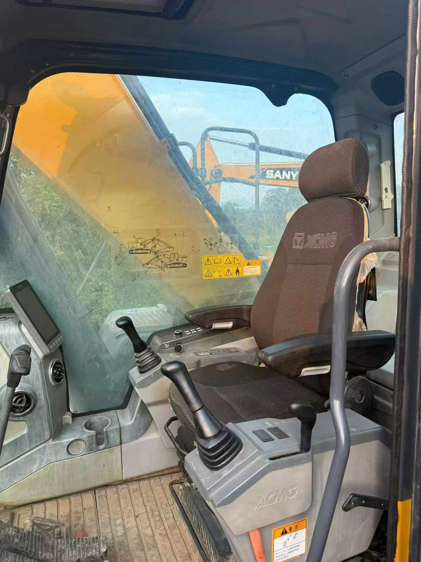 Buy XCMG XE270DK Used Excavator / 7 Buy XCMG XE270DK Used Excavator / 7
