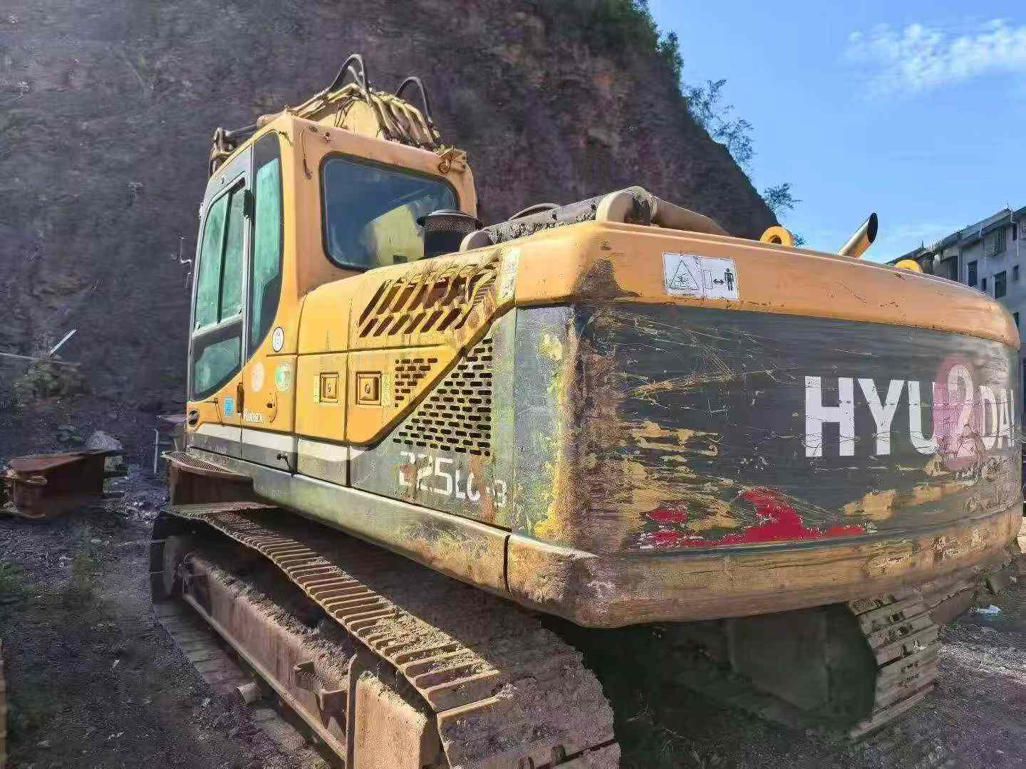 شراء حفارة Hyundai R215-9 مستعملة / 3