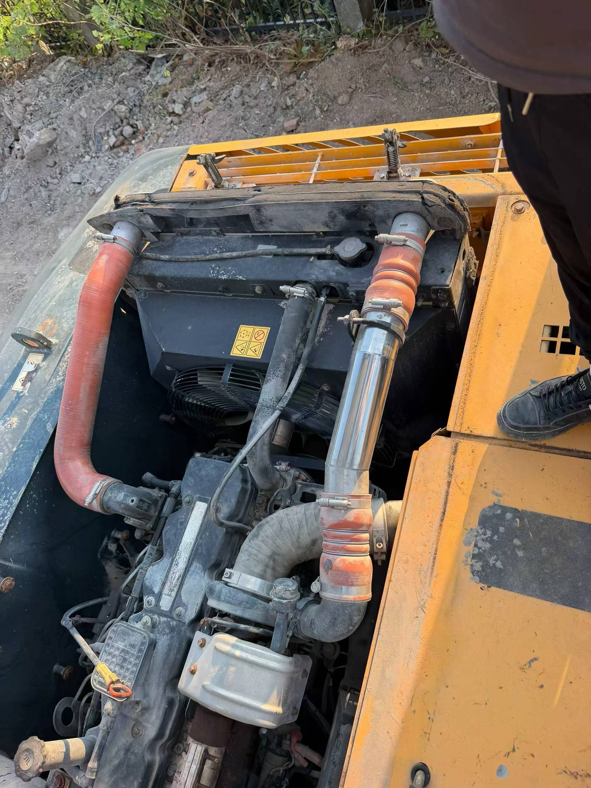 شراء حفارة Hyundai R215-7 مستعملة / 3