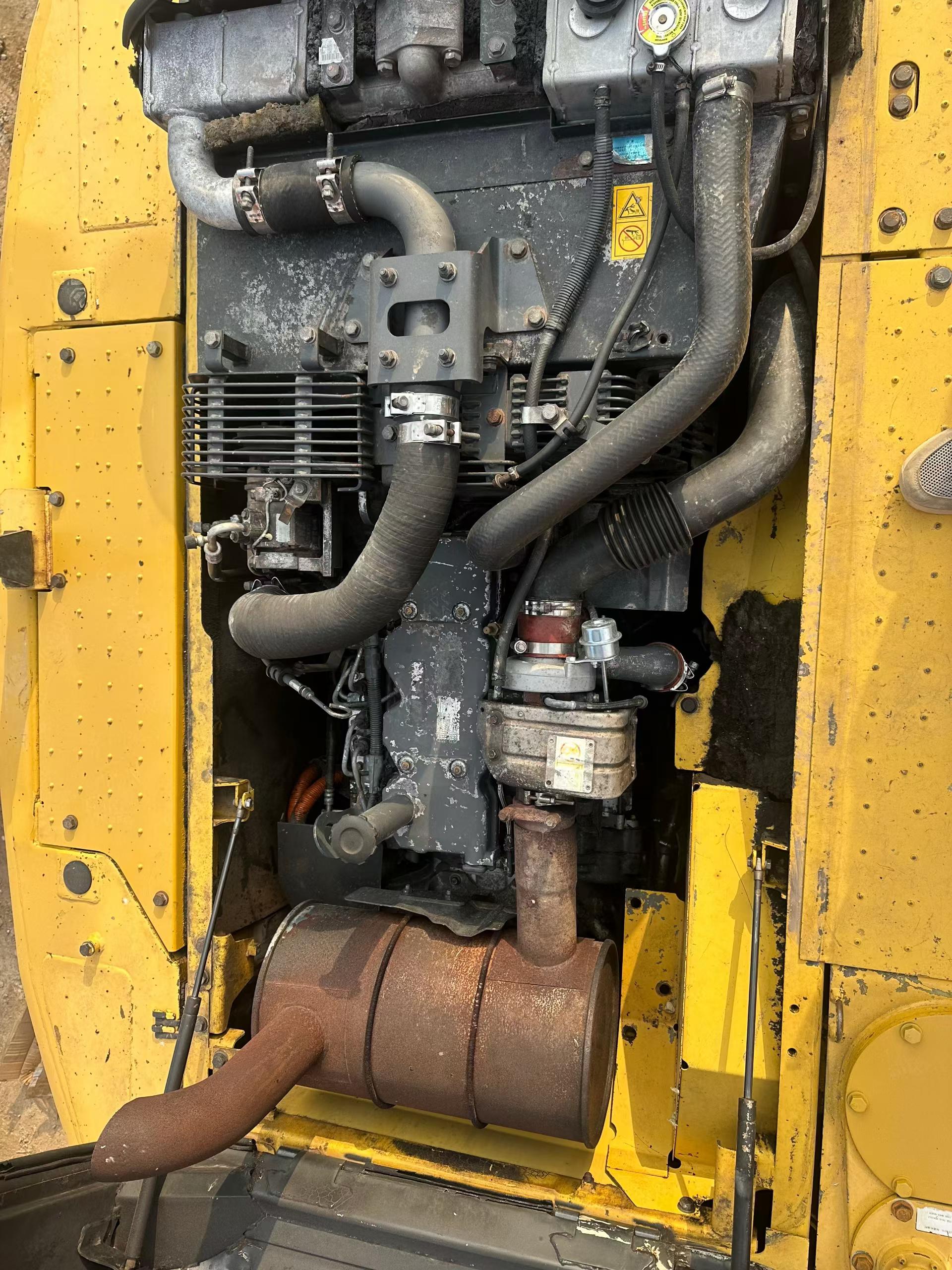 Купить Подержанный Экскаватор Komatsu HB205-1 / 8