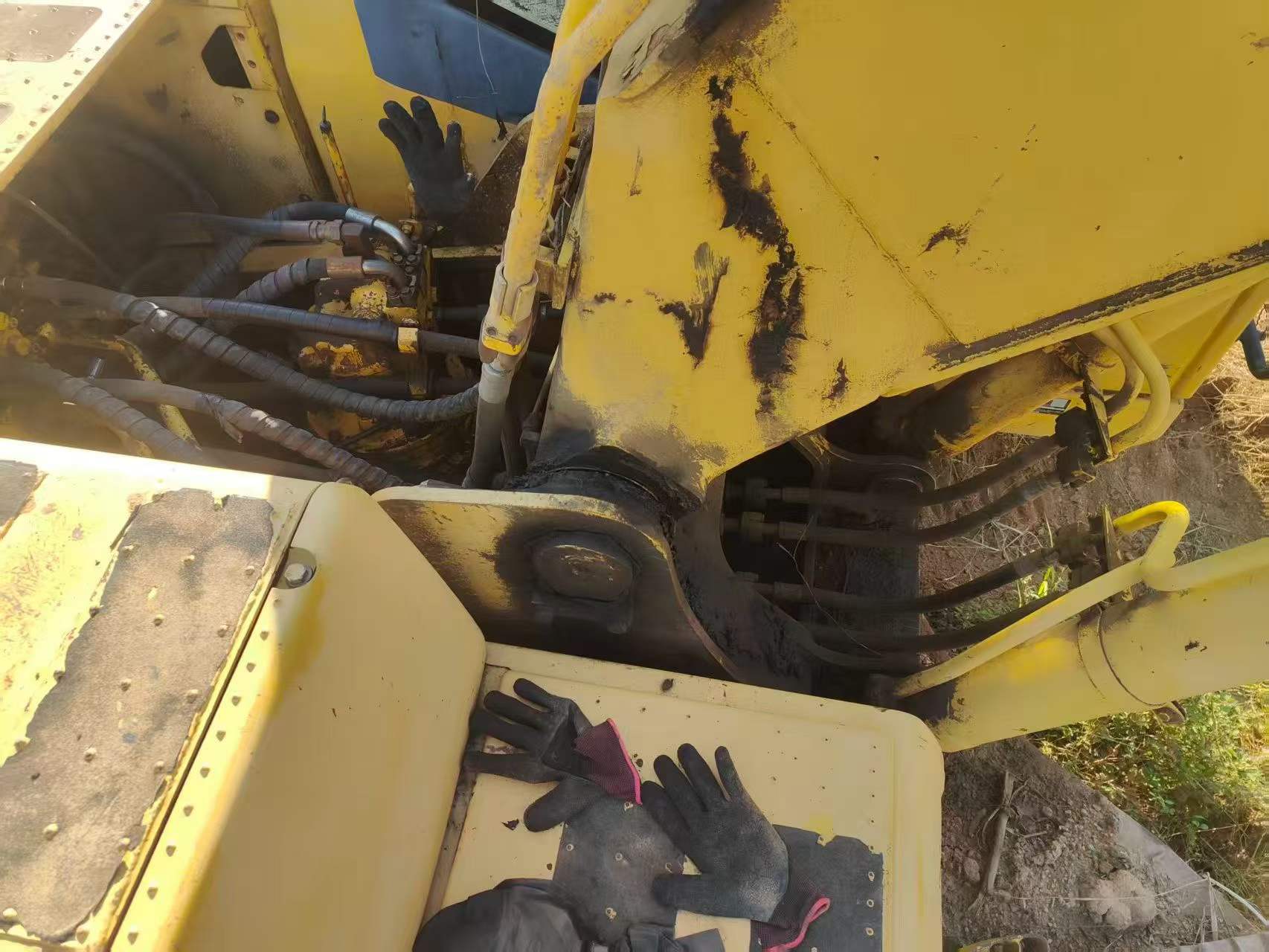 Buy Komatsu PC210-8 Used Excavator / 3 Buy Komatsu PC210-8 Used Excavator / 3