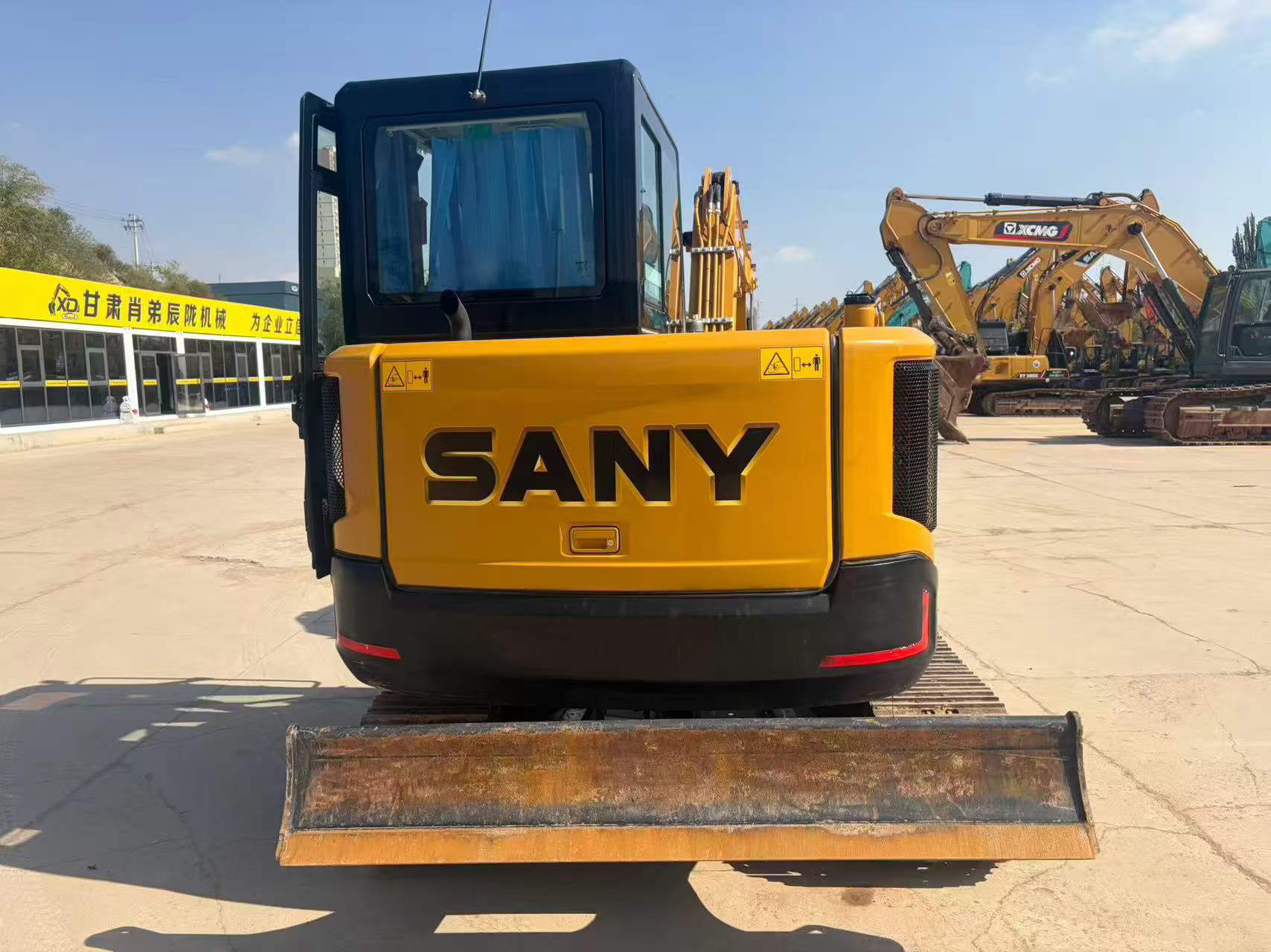Compre Escavadeira Sany SY60 Usada / 2