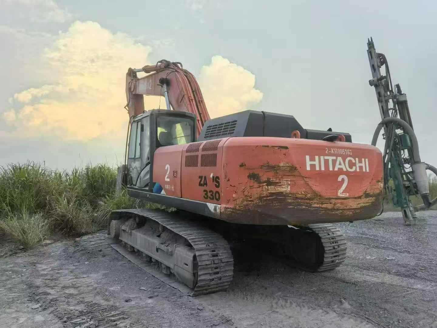 Compre Escavadeira Hitachi ZX330-5A Usada / 2
